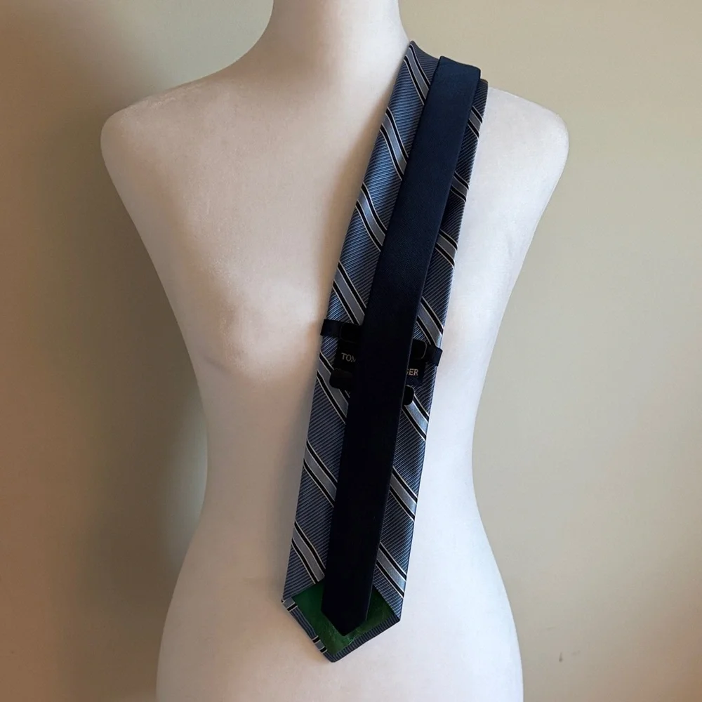 NWT Tommy Hilfiger Silk Formal Necktie Officewear Navy White